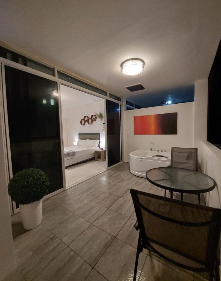 Bonsai Jacuzzi Suites Панглао Екстериор снимка