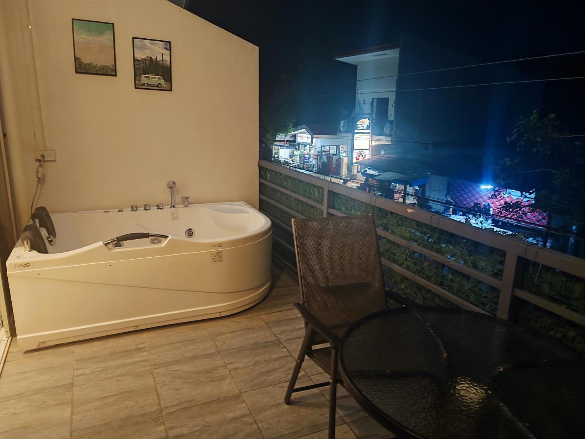 Bonsai Jacuzzi Suites Панглао Екстериор снимка